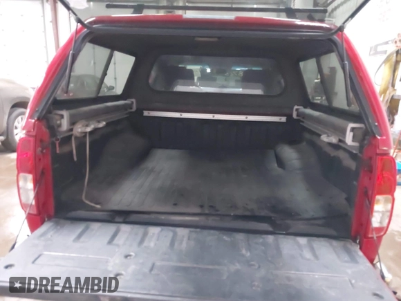 2006 Nissan Frontier SE z VIN 1N6AD07W86C401156, wystawiony jako IAAI lot #41808763 z przebiegiem 200 825 mil mil oraz . Historia ofert i sprzedaży dostępna na DreamBid. Obrazek 17.