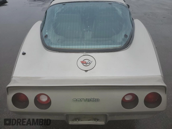 1982 Chevrolet Corvette z VIN 1G1AY0780C5109728, wystawiony jako Copart lot #55628315 z przebiegiem 61 806 mil mil oraz Szkody całkowita. Historia ofert i sprzedaży dostępna na DreamBid. Obrazek 10.