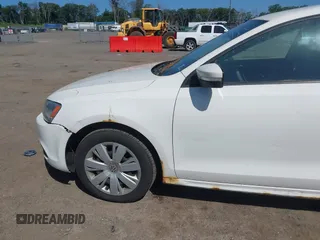 2012 Volkswagen Jetta SE with VIN 3VWDP7AJ0CM306577, listed as a IAAI auction lot 42585620 with 235,667 mi miles and . Bid and sale history available at DreamBid. Image 13.