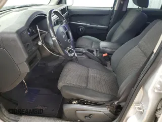 2010 Jeep Commander Sport с VIN 1J4RG4GK1AC132194, выставлен на аукционе Copart как лот 59276295 с пробегом 268 856 миль миль и Списание • Salvage title. История ставок и продаж доступна на DreamBid. Изображение 7.