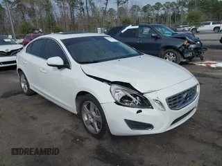 2013 Volvo S60 T5 Premier with VIN YV1612FS2D2197687, listed as a IAAI auction lot 41511981 with 105,169 mi miles. Bid and sale history available at carsss.com. Image 1.
