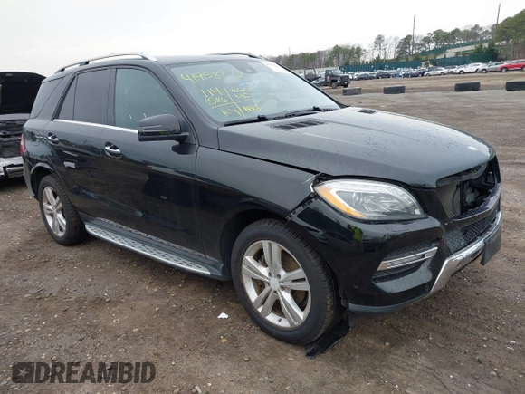 2013 Mercedes-Benz M ML 350 with VIN 4JGDA5HB3DA138368, listed as a IAAI auction lot 41958922 with 114,576 mi miles. Bid and sale history available at carsss.com. Image 1.