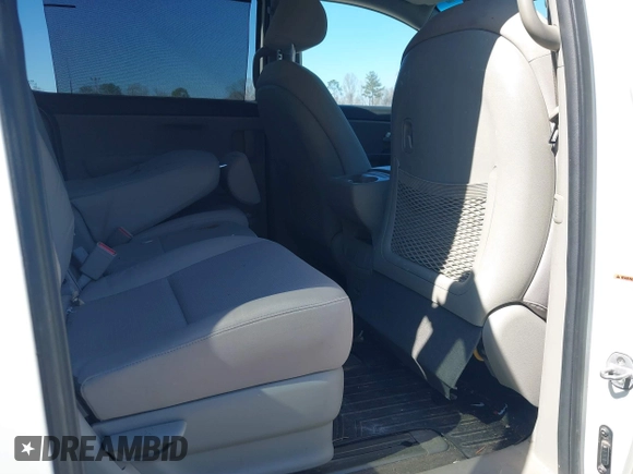 2016 Kia Sedona LX with VIN KNDMB5C10G6183002, listed as a IAAI auction lot 41629853 with 129,322 mi miles. Bid and sale history available at carsss.com. Image 8.