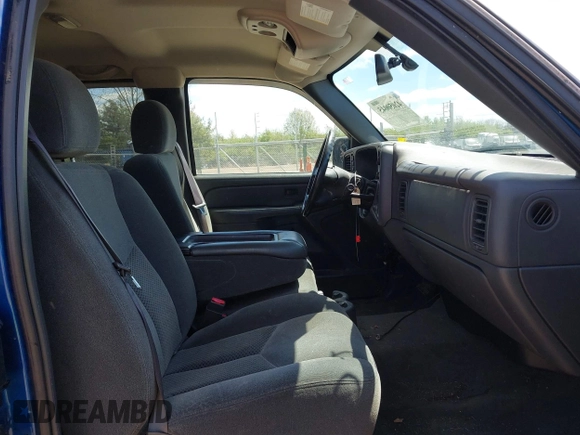 2004 Chevrolet Silverado 1500 Z71 with VIN 2GCEK19T141132102, listed as a IAAI auction lot 42050045 with 133,196 mi miles and . Bid and sale history available at DreamBid. Image 5.