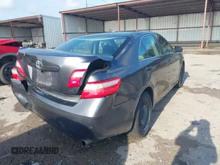 2007 Toyota Camry CE z VIN 4T1BE46K97U057970, wystawiony jako IAAI lot #42183422 z przebiegiem 145 791 mil mil oraz . Historia ofert i sprzedaży dostępna na DreamBid. Obrazek 4.