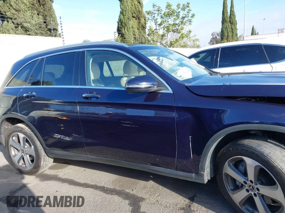 2019 Mercedes-Benz GLC with VIN WDC0G4JB6KF567472, listed as a IAAI auction lot 41691934 with 82,872 mi miles. Bid and sale history available at carsss.com. Image 13.