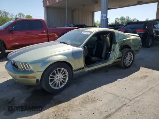 2006 Ford Mustang Standard z VIN 1ZVHT80N665164317, wystawiony jako Copart lot #56353295 z przebiegiem 225 158 mil mil oraz Szkoda całkowita • Salvage title. Historia ofert i sprzedaży dostępna na DreamBid. Obrazek 1.