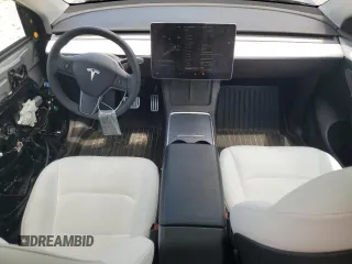2022 Tesla Model Y Performance with VIN 7SAYGDEF3NF532311, listed as a Copart auction lot 62997535 with 60,530 mi miles and Salvage title. Bid and sale history available at DreamBid. Image 8.