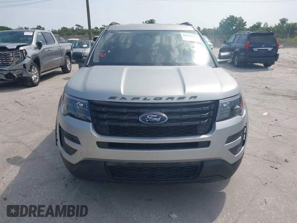 2018 Ford Police Interceptor Utility z VIN 1FM5K8AR4JGC95328, wystawiony jako IAAI lot #42295227 z przebiegiem 119 872 mil mil oraz . Historia ofert i sprzedaży dostępna na DreamBid. Obrazek 12.
