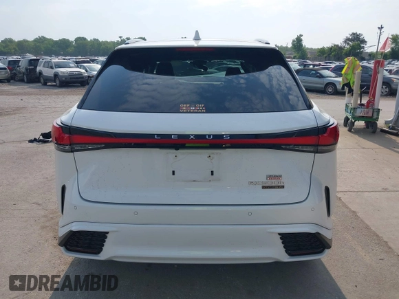 2023 Lexus RX 500h F Sport Performance z VIN 2T2BCMEA2PC001025, wystawiony jako IAAI lot #42477242 z przebiegiem 21 722 mil mil oraz . Historia ofert i sprzedaży dostępna na DreamBid. Obrazek 17.