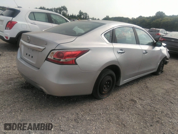 2015 Nissan Altima S with VIN 1N4AL3AP3FC472361, listed as a IAAI auction lot 39890344 with 77,123 mi miles and . Bid and sale history available at DreamBid. Image 4.