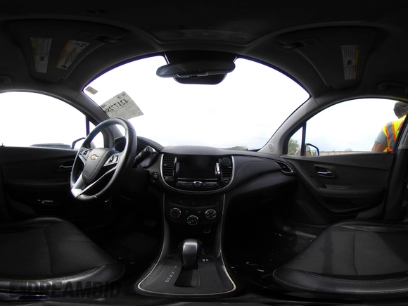 2018 Chevrolet Trax LT with VIN 3GNCJPSB5JL302011, listed as a IAAI auction lot 42177288 with 71,553 mi miles and . Bid and sale history available at carsss.com. Image 21.