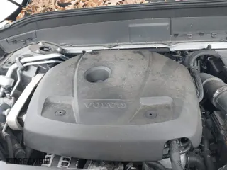 2018 Volvo XC90 Momentum with VIN YV4102PKXJ1378519, listed as a IAAI auction lot 41363174 with 66,763 mi miles. Bid and sale history available at carsss.com. Image 10.