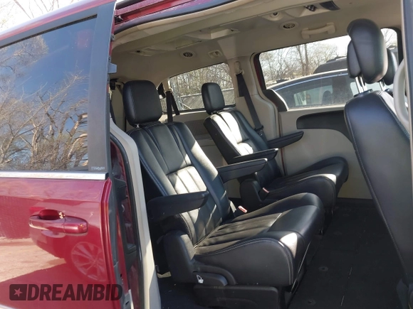2014 Chrysler Town & Country Touring with VIN 2C4RC1BG1ER211963, listed as a IAAI auction lot 41916749 with 168,597 mi miles. Bid and sale history available at carsss.com. Image 8.