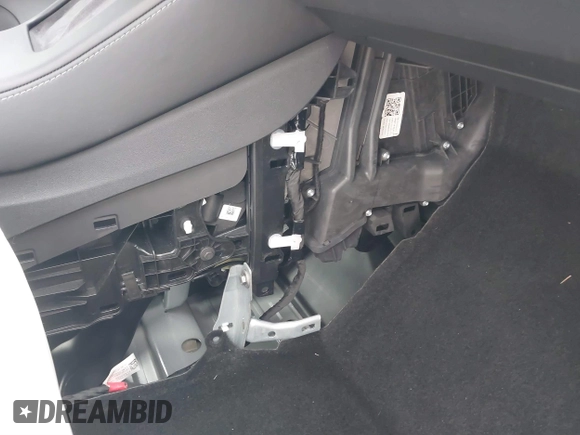 2021 Tesla Model Y Standard Range with VIN 5YJYGDED8MF123246, listed as a IAAI auction lot 41291676 with 74,630 mi miles and . Bid and sale history available at DreamBid. Image 11.