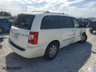 2013 Chrysler Town & Country Touring with VIN 2C4RC1BG3DR583268, listed as a Copart auction lot 47130915 with 142,771 mi miles and Salvage Title. Bid and sale history available at carsss.com. Image 3.