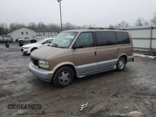 2000 GMC Safari Passenger with VIN 1GKDM19W9YB537215, listed as a Copart auction lot 44083255 with 230,032 mi miles and Salvage Title. Bid and sale history available at carsss.com. Image 1.