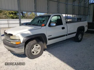 2000 Chevrolet Silverado 1500 with VIN 1GCEK14T7YE427815, listed as a Copart auction lot 74791504 with 367,071 mi miles and Salvage Title. Bid and sale history available at carsss.com. Image 1.
