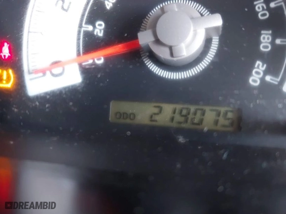 2008 Toyota FJ Cruiser with VIN JTEBU11FX8K007698, listed as a IAAI auction lot 41323633 with 219,075 mi miles. Bid and sale history available at carsss.com. Image 7.