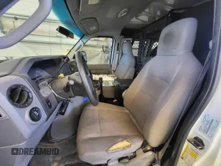 2009 Ford Econoline Cargo z VIN 1FTNE24L39DA13631, wystawiony jako IAAI lot #42563186 z przebiegiem 140 603 mil mil oraz . Historia ofert i sprzedaży dostępna na DreamBid. Obrazek 10.