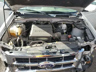 2010 Ford Escape Limited z VIN 1FMCU0EG8AKB93264, wystawiony jako Copart lot #48755805 z przebiegiem 69 141 mil mil oraz Szkoda całkowita • Salvage title. Historia ofert i sprzedaży dostępna na DreamBid. Obrazek 12.
