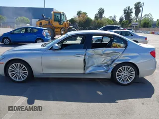 2014 BMW 3 Series 328i z VIN WBA3C1C52EK108811, wystawiony jako IAAI lot #42213041 z przebiegiem 65 634 mil mil oraz . Historia ofert i sprzedaży dostępna na DreamBid. Obrazek 14.