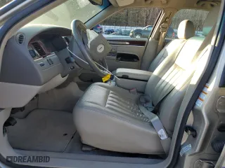 2004 Lincoln Town Car Signature with VIN 1LNHM81W84Y652800, listed as a Copart auction lot 42411335 with 110,758 mi miles and Salvage Title. Bid and sale history available at carsss.com. Image 7.
