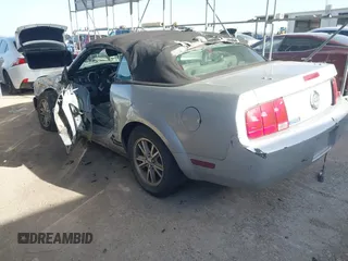 2007 Ford Mustang Deluxe with VIN 1ZVFT84N375205957, listed as a IAAI auction lot 41728914 with Not Provided miles and . Bid and sale history available at carsss.com. Image 3.