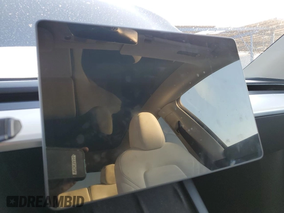 2024 Tesla Model Y Long Range z VIN 7SAYGAEEXRF211507, wystawiony jako Copart lot #56432715 z przebiegiem Nie podano mil oraz Szkoda całkowita • Salvage title. Historia ofert i sprzedaży dostępna na DreamBid. Obrazek 9.