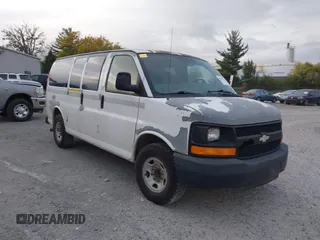 2008 Chevrolet Express Passenger z VIN 1GAGG25K781193262, wystawiony jako IAAI lot #40607778 z przebiegiem 318 086 mil mil oraz . Historia ofert i sprzedaży dostępna na DreamBid. Obrazek 1.