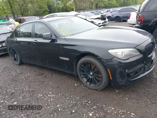 2010 BMW 7 Series 750Li xDrive z VIN WBAKC8C54AC430391, wystawiony jako IAAI lot #42199335 z przebiegiem Nie podano mil oraz . Historia ofert i sprzedaży dostępna na DreamBid. Obrazek 1.