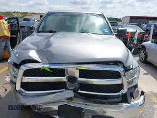 2019 Ram 1500 Tradesman z VIN 3C6RR6KG0KG705946, wystawiony jako IAAI lot #42217999 z przebiegiem 99 460 mil mil oraz . Historia ofert i sprzedaży dostępna na DreamBid. Obrazek 13.