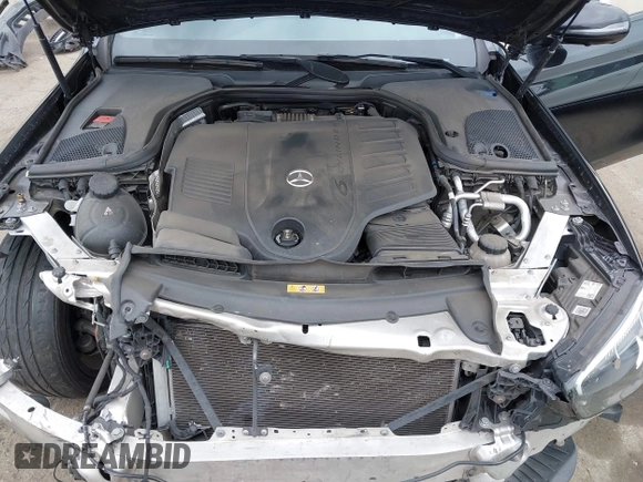 2022 Mercedes-Benz E 450 z VIN W1KZF5KB8NB092932, wystawiony jako IAAI lot #42052966 z przebiegiem 57 176 mil mil oraz . Historia ofert i sprzedaży dostępna na DreamBid. Obrazek 10.