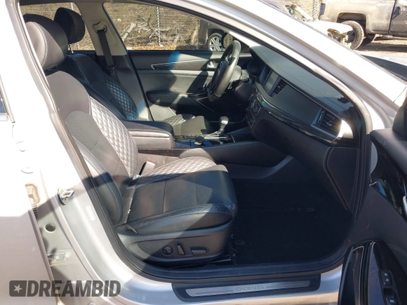 2017 Kia Cadenza Limited with VIN KNALC4J13H5092381, listed as a IAAI auction lot 41418629 with 124,694 mi miles. Bid and sale history available at carsss.com. Image 5.