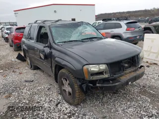 2003 Chevrolet TrailBlazer LS with VIN 1GNDS13S832185669, listed as a IAAI auction lot 41075566 with 207,552 mi miles. Bid and sale history available at carsss.com. Image 1.