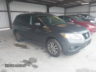 2013 Nissan Pathfinder SL with VIN 5N1AR2MM2DC608721, listed as a IAAI auction lot 42005519 with 141,748 mi miles. Bid and sale history available at carsss.com. Image 1.