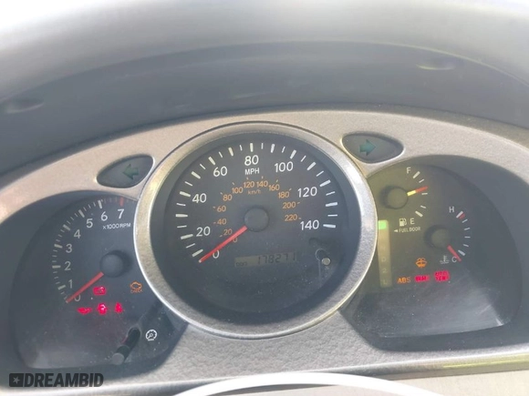 2001 Toyota Highlander with VIN JTEGF21A410020197, listed as a IAAI auction lot 41174592 with 178,271 mi miles. Bid and sale history available at carsss.com. Image 7.