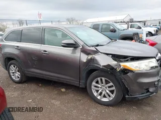 2014 Toyota Highlander LE z VIN 5TDZARFH8ES008504, wystawiony jako IAAI lot #41925955 z przebiegiem 198 292 mil mil oraz . Historia ofert i sprzedaży dostępna na DreamBid. Obrazek 13.