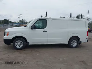 2020 Nissan NV Cargo SV z VIN 1N6BF0KM7LN809782, wystawiony jako IAAI lot #41962006 z przebiegiem 113 670 mil mil oraz . Historia ofert i sprzedaży dostępna na DreamBid. Obrazek 14.
