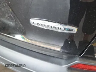 2021 Jeep Cherokee Latitude Plus z VIN 1C4PJLLB5MD223983, wystawiony jako IAAI lot #42741294 z przebiegiem 49 704 mil mil oraz . Historia ofert i sprzedaży dostępna na DreamBid. Obrazek 5.