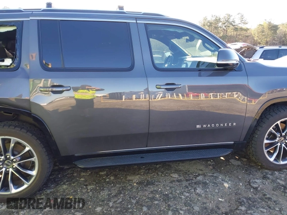 2022 Jeep Wagoneer Series II with VIN 1C4SJVBT0NS211883, listed as a IAAI auction lot 41829762 with 50,363 mi miles and . Bid and sale history available at DreamBid. Image 13.