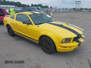 2006 Ford Mustang Standard z VIN 1ZVFT80N065118957, wystawiony jako IAAI lot #42375219 z przebiegiem 213 657 mil mil oraz . Historia ofert i sprzedaży dostępna na DreamBid. Obrazek 1.