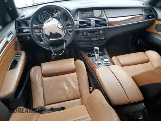 2008 BMW X5 4.8i z VIN 5UXFE83598L165541, wystawiony jako Copart lot #56416875 z przebiegiem 85 028 mil mil oraz Szkoda całkowita • Salvage title. Historia ofert i sprzedaży dostępna na DreamBid. Obrazek 8.