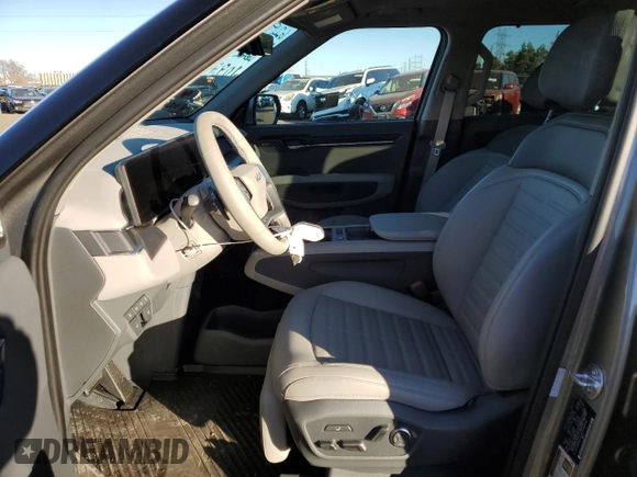 2024 Kia EV9 Land with VIN KNDADFS56R6044843, listed as a Copart auction lot 82822874 with 3,081 mi miles and Salvage Title. Bid and sale history available at carsss.com. Image 7.