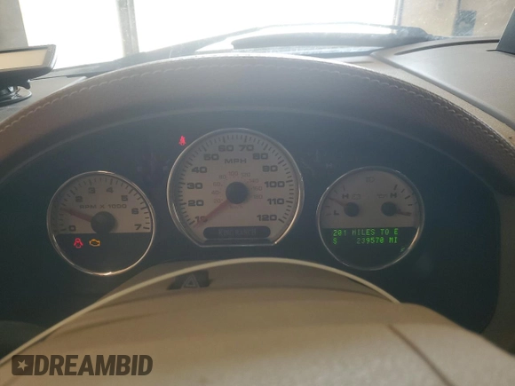 2005 Ford F-150 XLT z VIN 1FTPW14585KF04493, wystawiony jako Copart lot #60374755 z przebiegiem 239 570 mil mil oraz Czysty tytuł • Clean title. Historia ofert i sprzedaży dostępna na DreamBid. Obrazek 9.