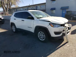 2019 Jeep Compass Sport z VIN 3C4NJCAB0KT726483, wystawiony jako Copart lot #49352905 z przebiegiem 116 915 mil mil oraz Szkoda całkowita • Salvage title. Historia ofert i sprzedaży dostępna na DreamBid. Obrazek 4.
