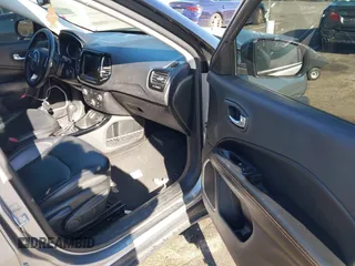 2018 Jeep Compass Limited with VIN 3C4NJCCB6JT489123, listed as a IAAI auction lot 41824477 with 101,291 mi miles and . Bid and sale history available at DreamBid. Image 5.