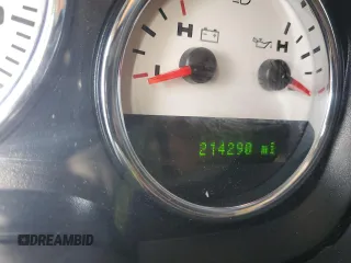 2006 Ford F-150 XL z VIN 1FTPX12V76KD62803, wystawiony jako Copart lot #61134105 z przebiegiem 214 290 mil mil oraz Szkoda całkowita • Salvage title. Historia ofert i sprzedaży dostępna na DreamBid. Obrazek 9.