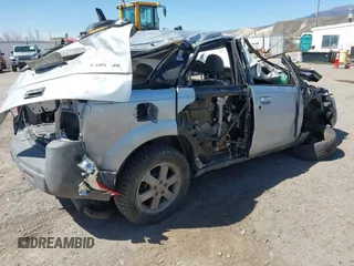 2004 Saturn VUE V6 with VIN 5GZCZ63424S857160, listed as a IAAI auction lot 41958664 with Not Provided miles and . Bid and sale history available at DreamBid. Image 4.