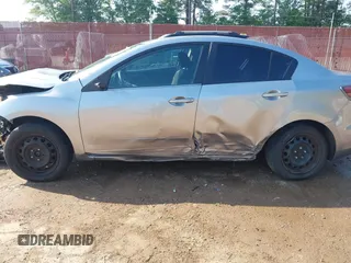 2013 Mazda 3 i SV z VIN JM1BL1TF6D1730226, wystawiony jako IAAI lot #42050567 z przebiegiem Nie podano mil oraz . Historia ofert i sprzedaży dostępna na DreamBid. Obrazek 14.